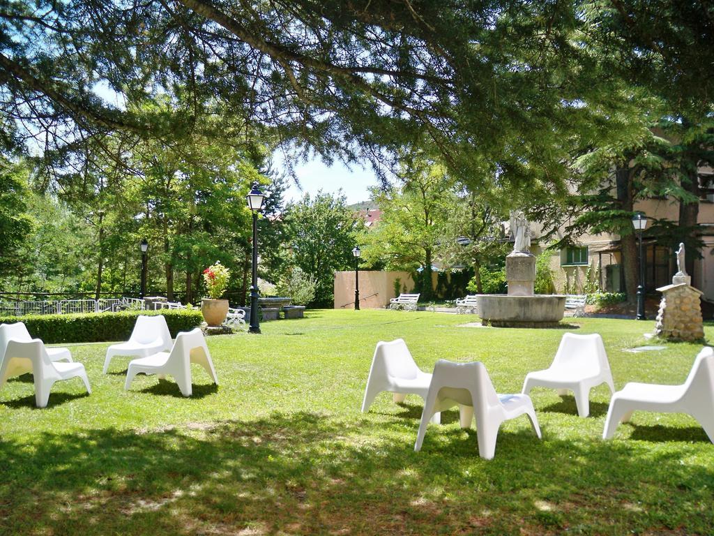 Hotel La Pardina ซาบิญานิโก ภายนอก รูปภาพ
