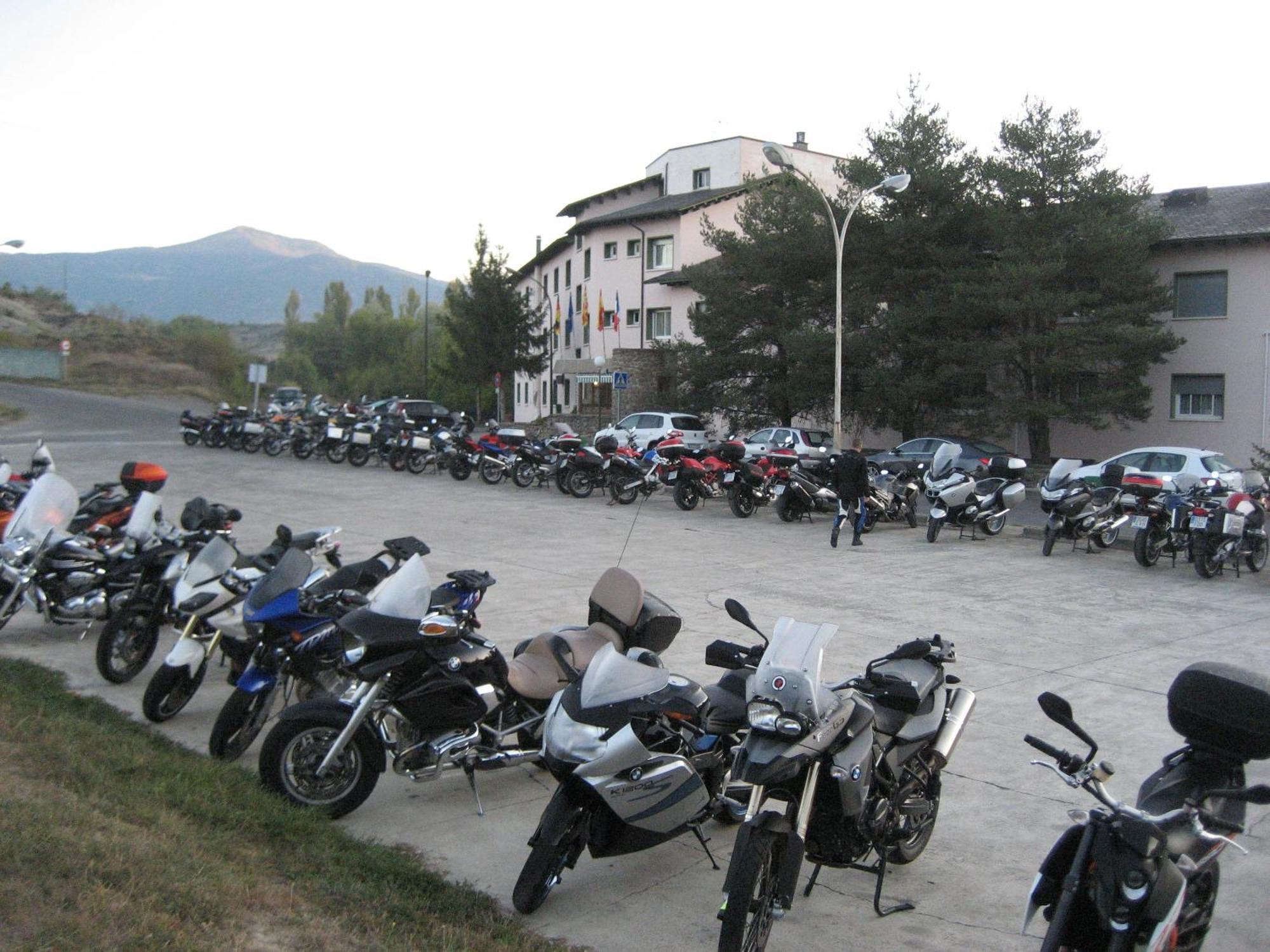 Hotel La Pardina ซาบิญานิโก ภายนอก รูปภาพ