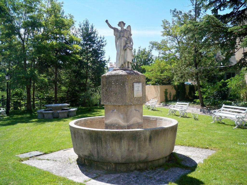 Hotel La Pardina ซาบิญานิโก ภายนอก รูปภาพ